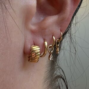 Kinn Claudine Twist Gold Hoops